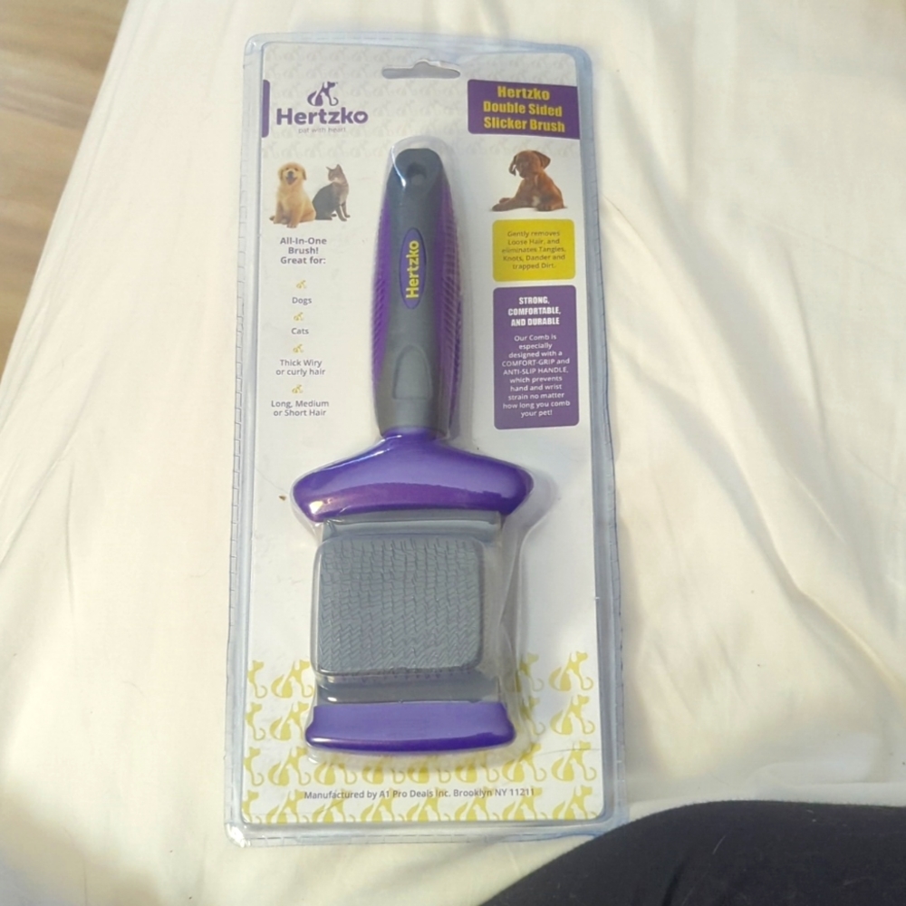 Double sided slicker brush